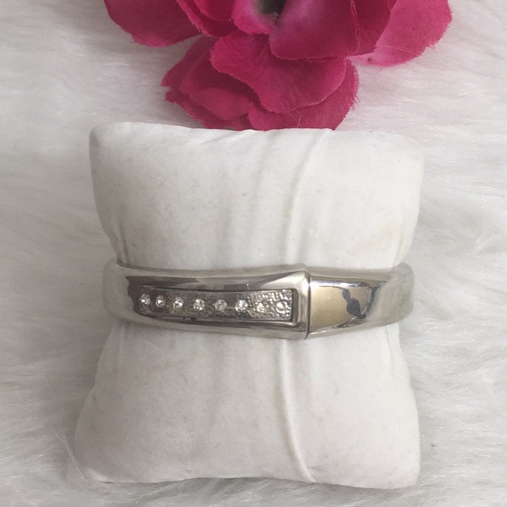 🌹 Silver Tone Rhinestone Bracelet